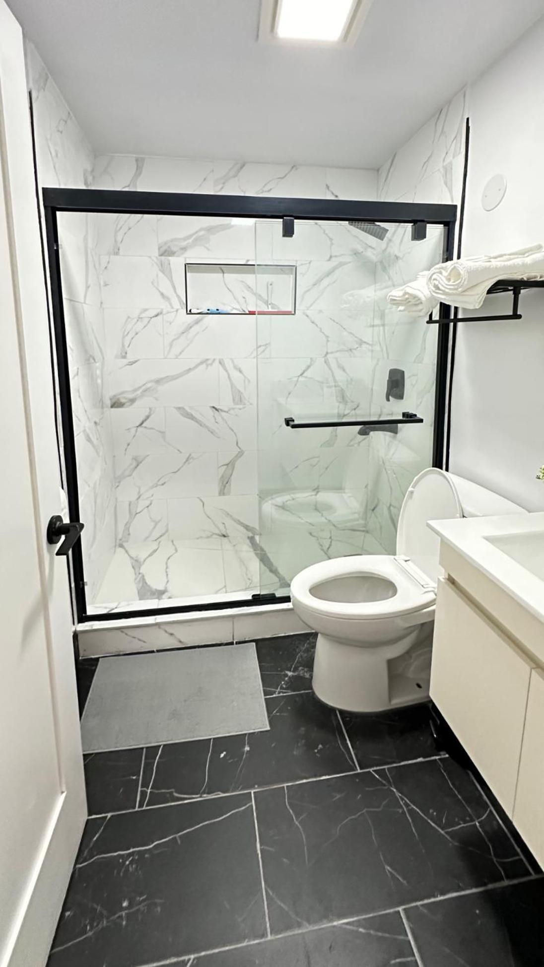 Modern 2Br Stylish & Cozy Unit Bed & Breakfast Los Angeles Exterior photo