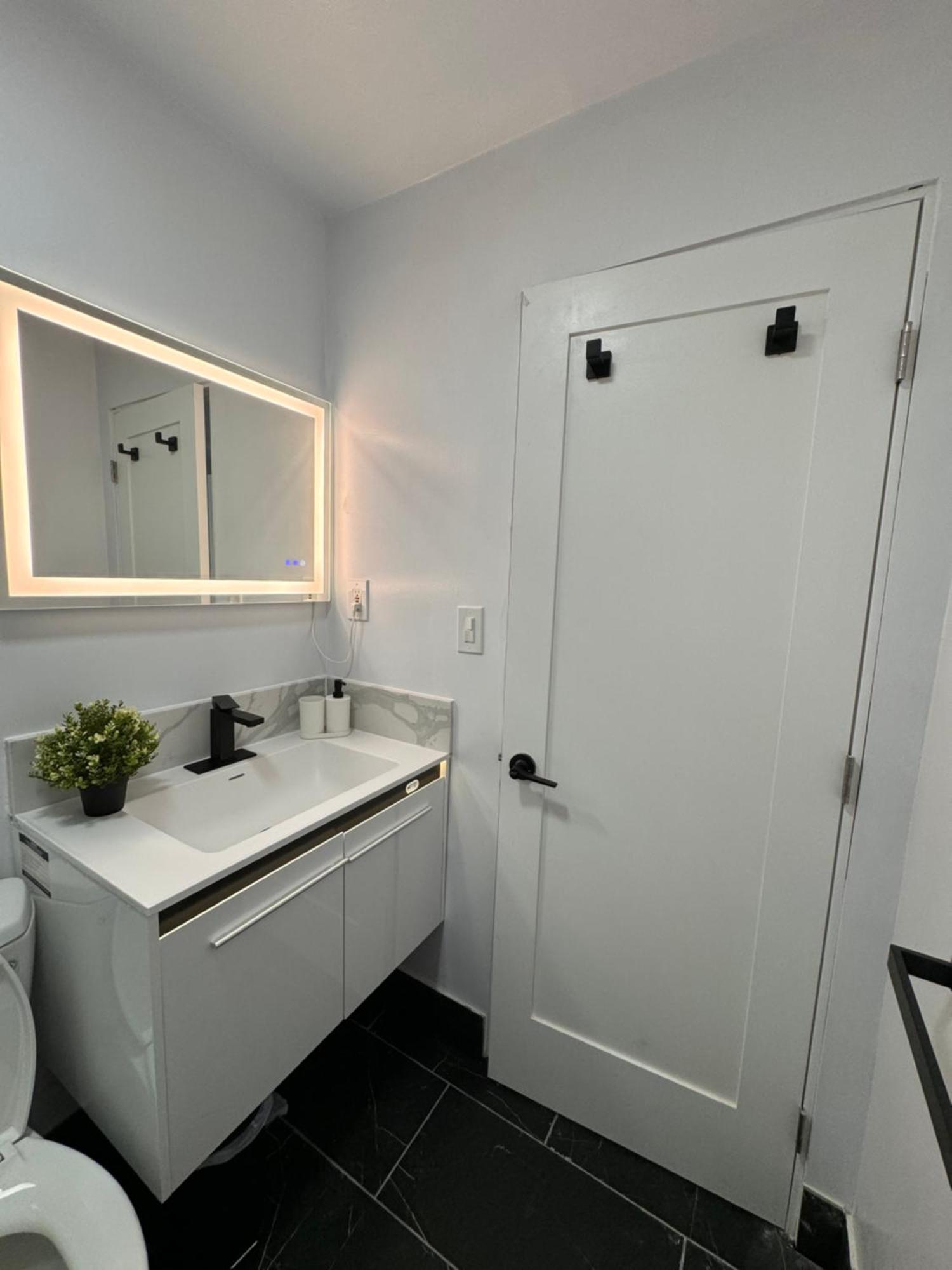 Modern 2Br Stylish & Cozy Unit Bed & Breakfast Los Angeles Exterior photo
